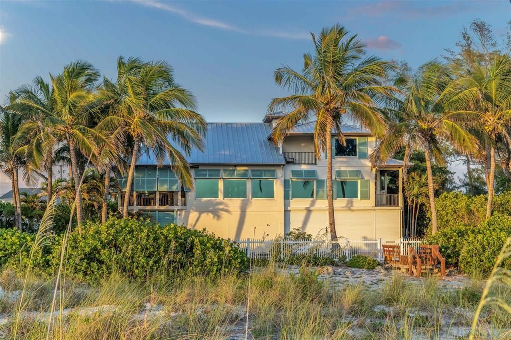 For Sale: $7,950,000 (3 beds, 3 baths, 3325 Square Feet)