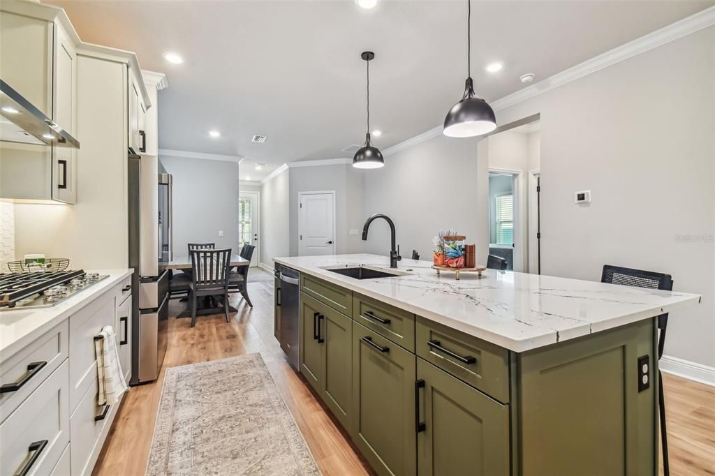 For Sale: $559,995 (3 beds, 2 baths, 1752 Square Feet)