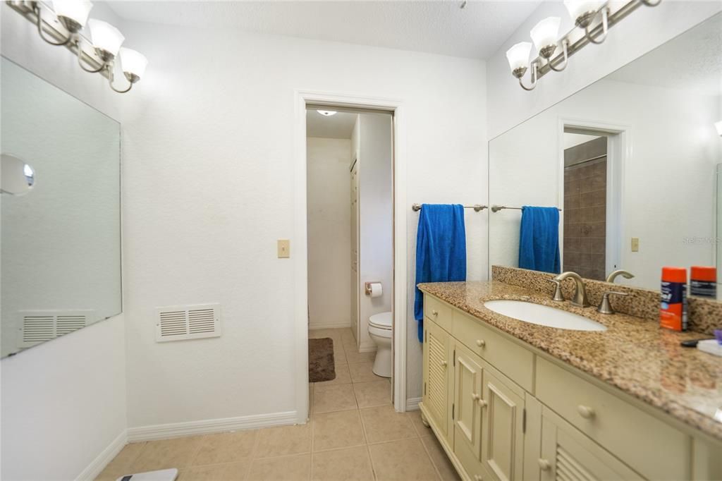 For Sale: $395,000 (2 beds, 2 baths, 1661 Square Feet)