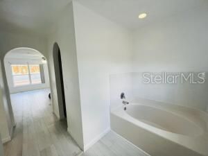 For Rent: $2,360 (4 beds, 2 baths, 2215 Square Feet)