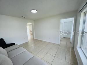 For Rent: $2,360 (4 beds, 2 baths, 2215 Square Feet)