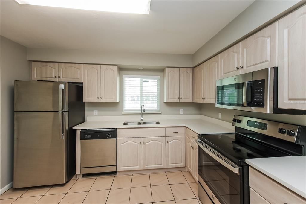 For Rent: $2,545 (3 beds, 2 baths, 1544 Square Feet)