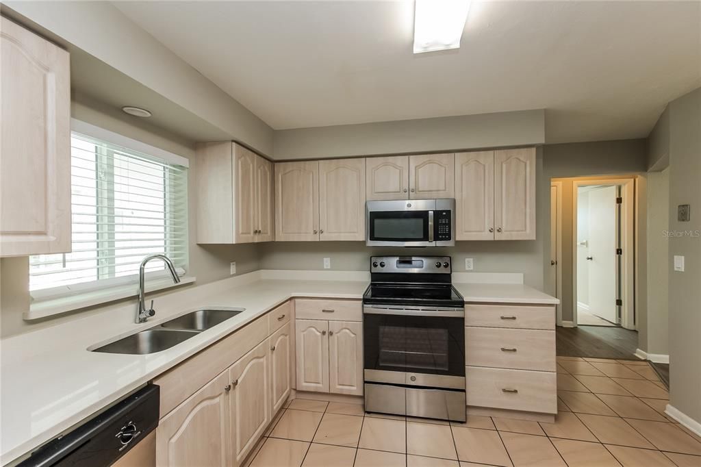 For Rent: $2,545 (3 beds, 2 baths, 1544 Square Feet)