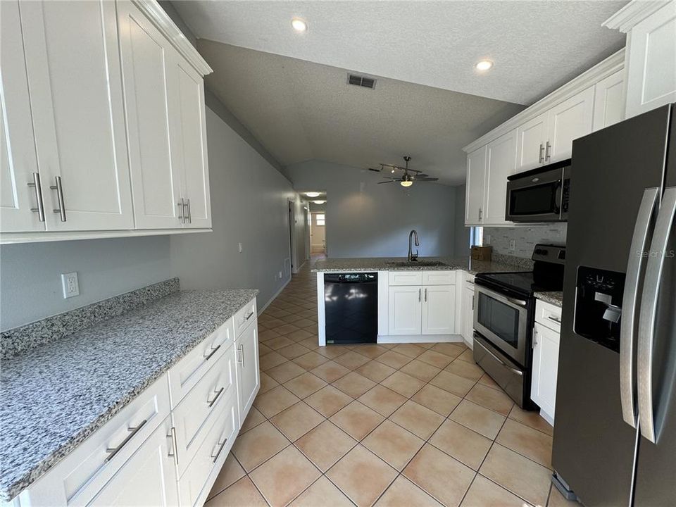 Recently Rented: $2,367 (3 beds, 2 baths, 1225 Square Feet)