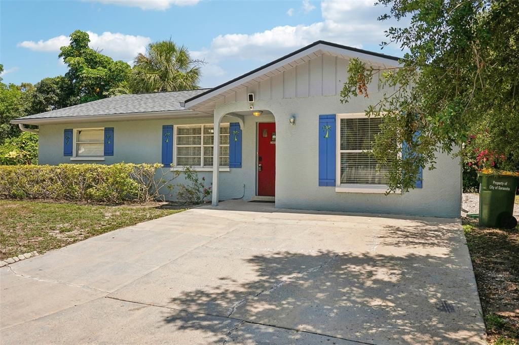 Active With Contract: $369,900 (4 beds, 2 baths, 1427 Square Feet)