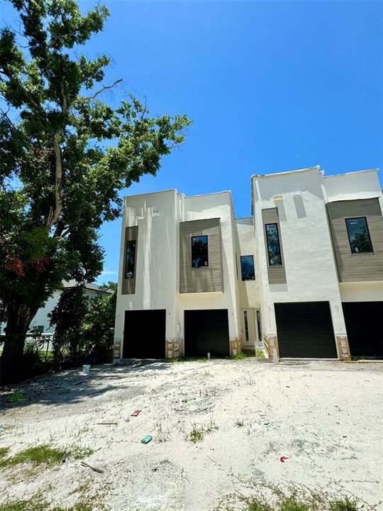 En Venta: $1,050,000 (3 camas, 4 baños, 2630 Pies cuadrados)