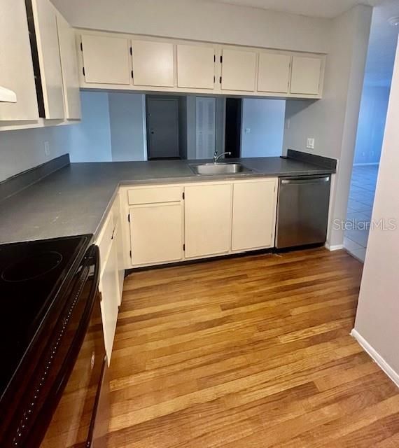 For Rent: $1,600 (2 beds, 2 baths, 1126 Square Feet)