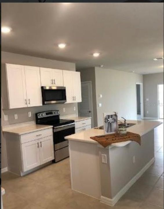 For Sale: $399,000 (3 beds, 2 baths, 1427 Square Feet)