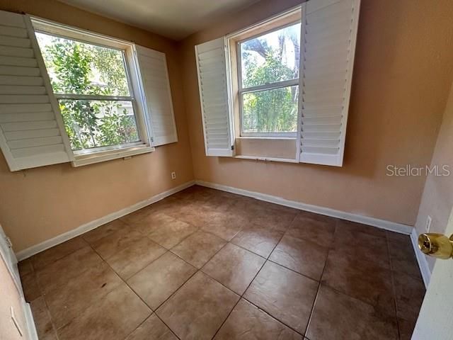 For Sale: $209,900 (3 beds, 1 baths, 1009 Square Feet)