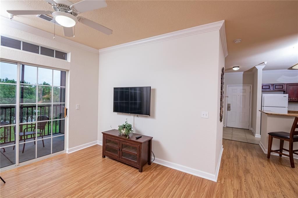 Active With Contract: $1,750 (2 beds, 2 baths, 1134 Square Feet)