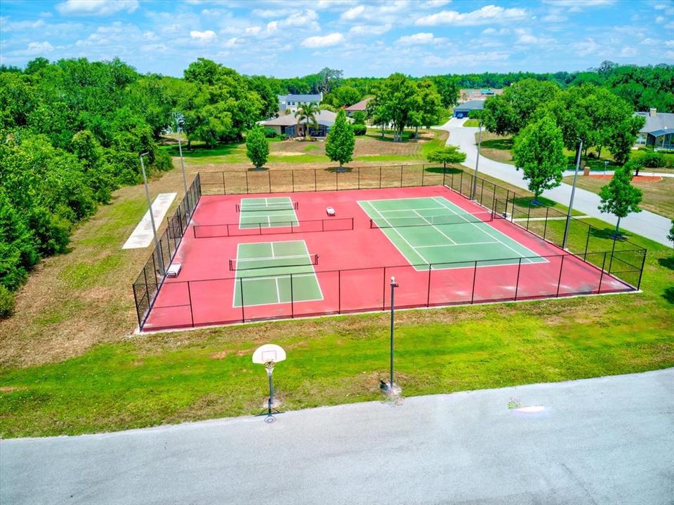community tennis and pickleball courts
