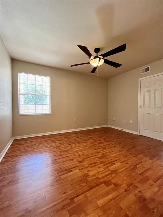 For Rent: $1,625 (1 beds, 1 baths, 822 Square Feet)