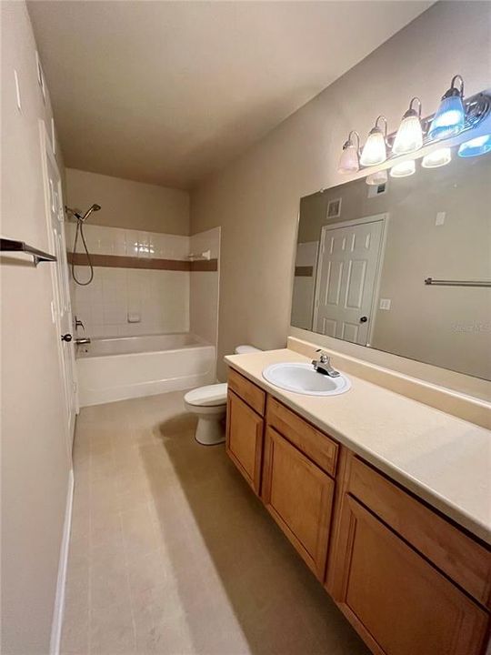 For Rent: $1,625 (1 beds, 1 baths, 822 Square Feet)