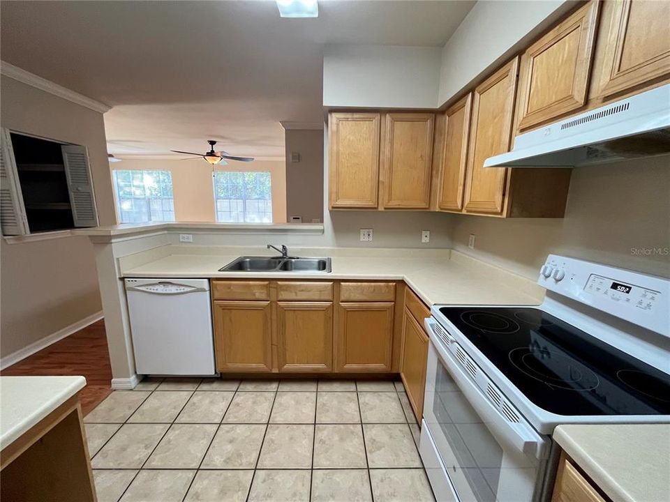 For Rent: $1,625 (1 beds, 1 baths, 822 Square Feet)