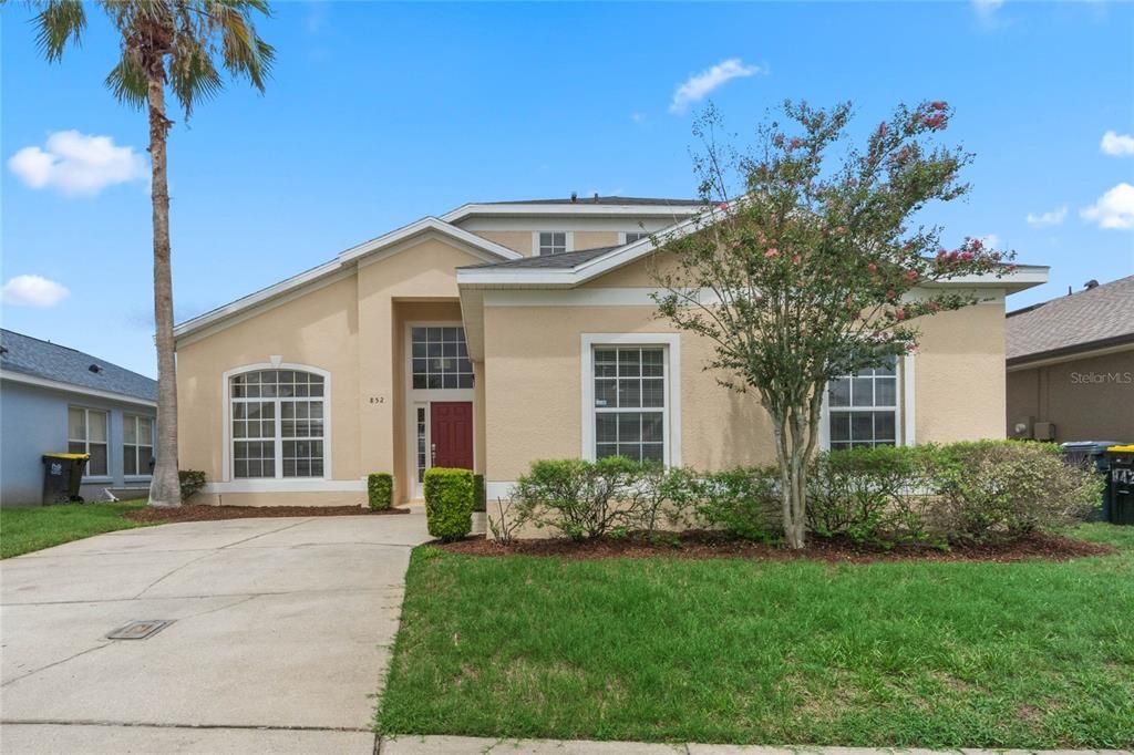 Active With Contract: $430,000 (5 beds, 4 baths, 2352 Square Feet)