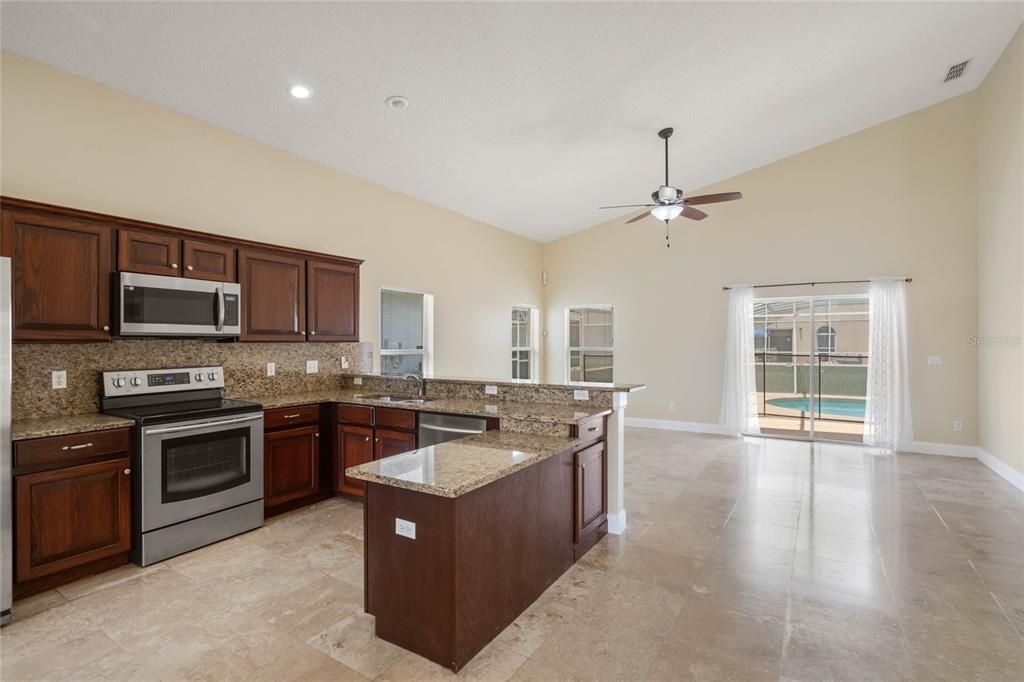 Active With Contract: $430,000 (5 beds, 4 baths, 2352 Square Feet)