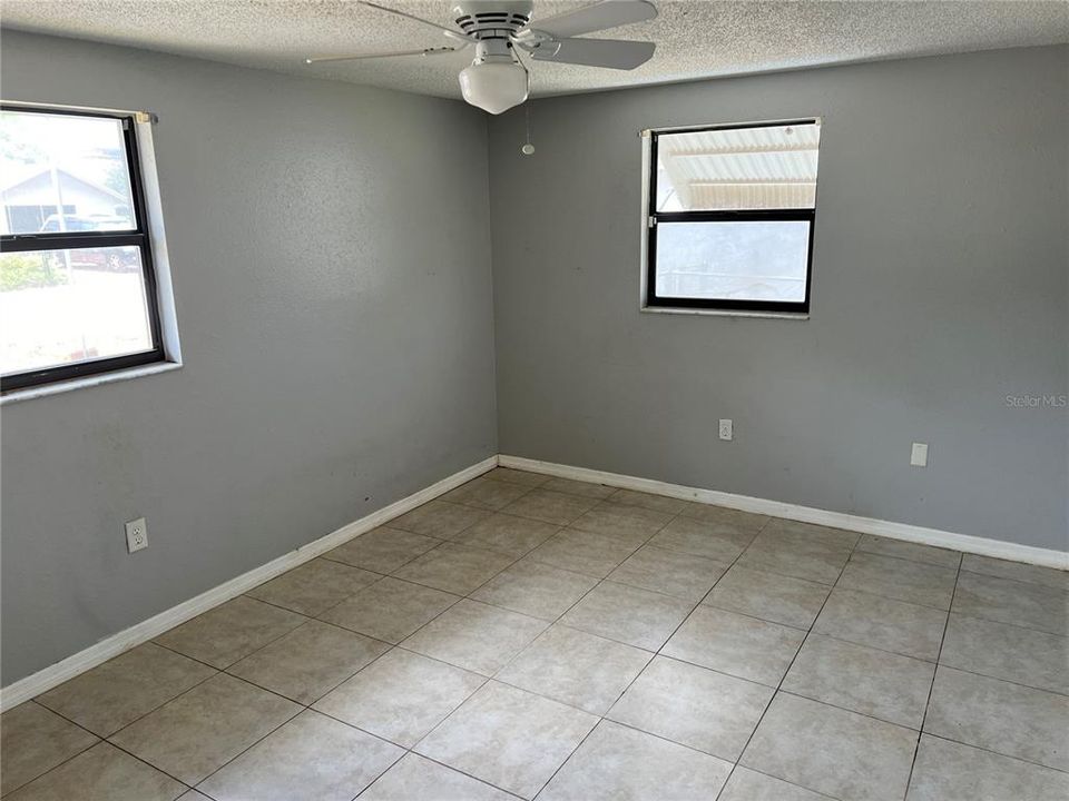 Active With Contract: $185,000 (2 beds, 2 baths, 1070 Square Feet)