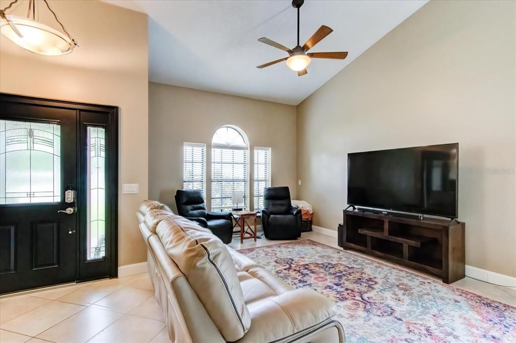 Active With Contract: $2,800 (3 beds, 2 baths, 2289 Square Feet)