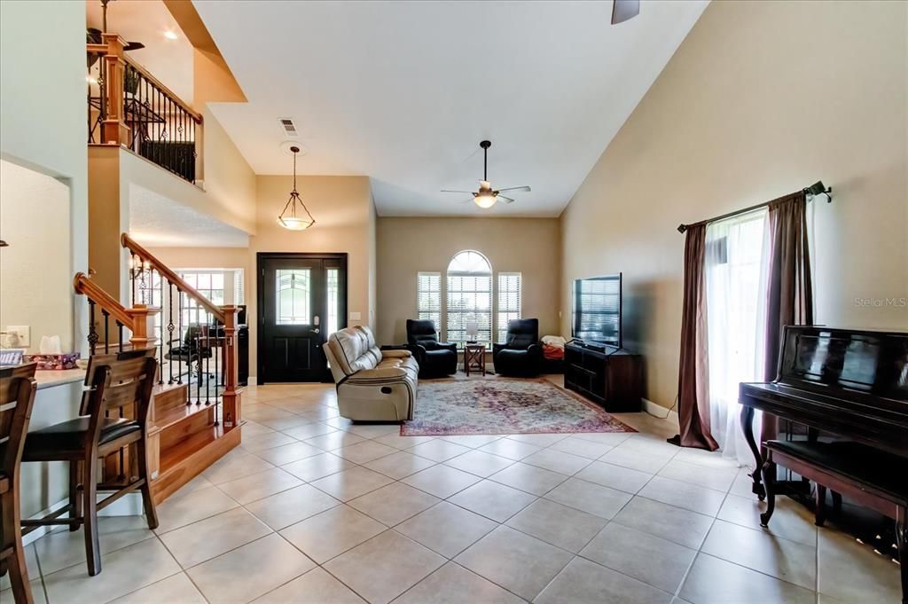 Active With Contract: $2,800 (3 beds, 2 baths, 2289 Square Feet)