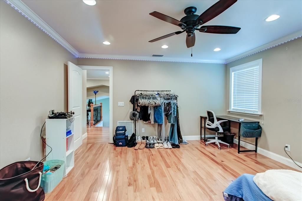 Active With Contract: $2,800 (3 beds, 2 baths, 2289 Square Feet)