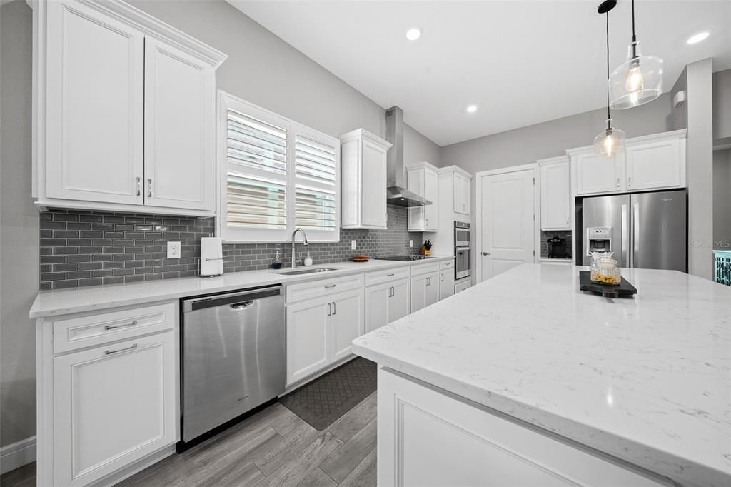 For Sale: $459,000 (2 beds, 2 baths, 1950 Square Feet)