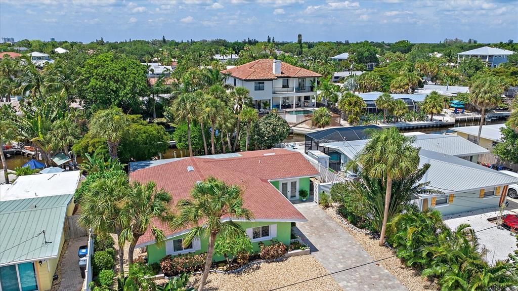 For Sale: $1,495,000 (3 beds, 2 baths, 1592 Square Feet)