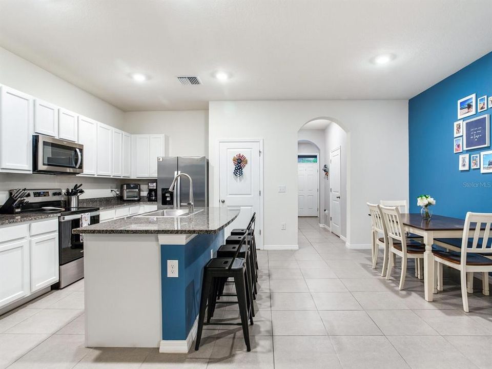 Active With Contract: $350,000 (3 beds, 2 baths, 1673 Square Feet)