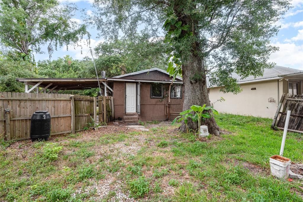 For Sale: $150,000 (2 beds, 1 baths, 816 Square Feet)