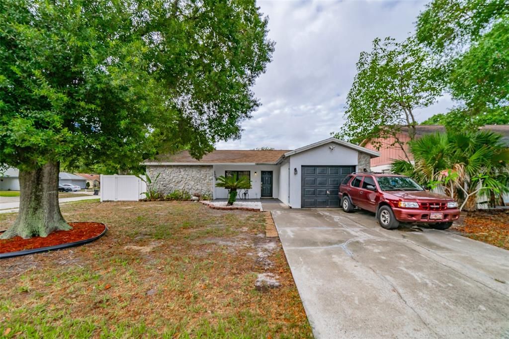 For Sale: $359,900 (3 beds, 2 baths, 1129 Square Feet)