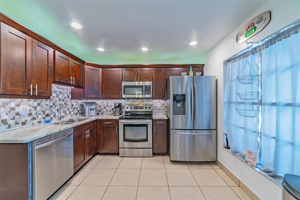 For Sale: $359,900 (3 beds, 2 baths, 1129 Square Feet)