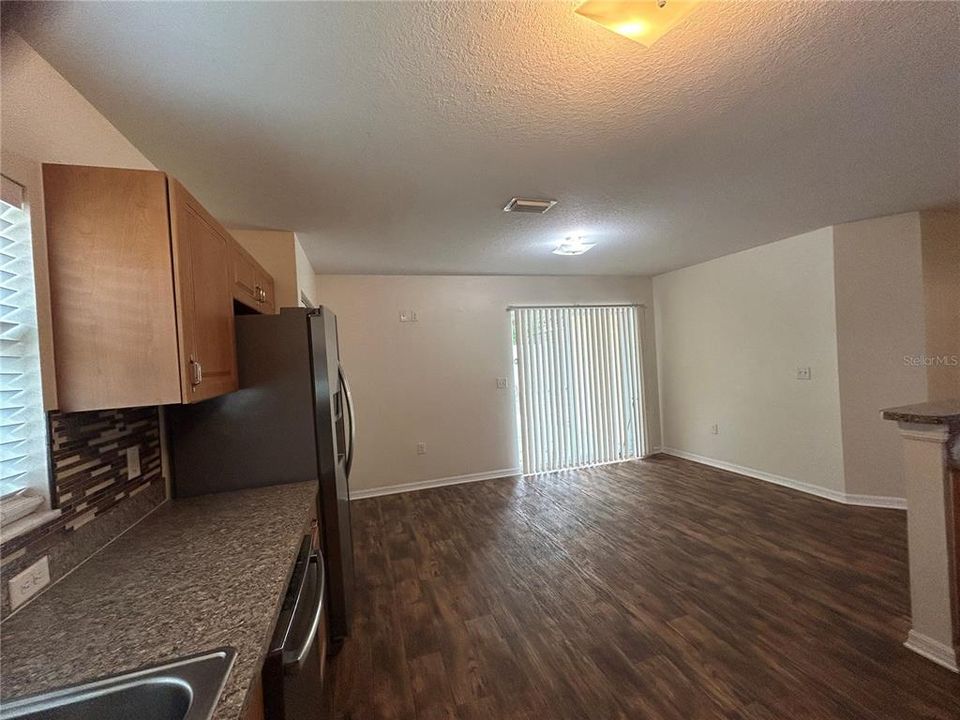 For Rent: $2,199 (4 beds, 2 baths, 1592 Square Feet)