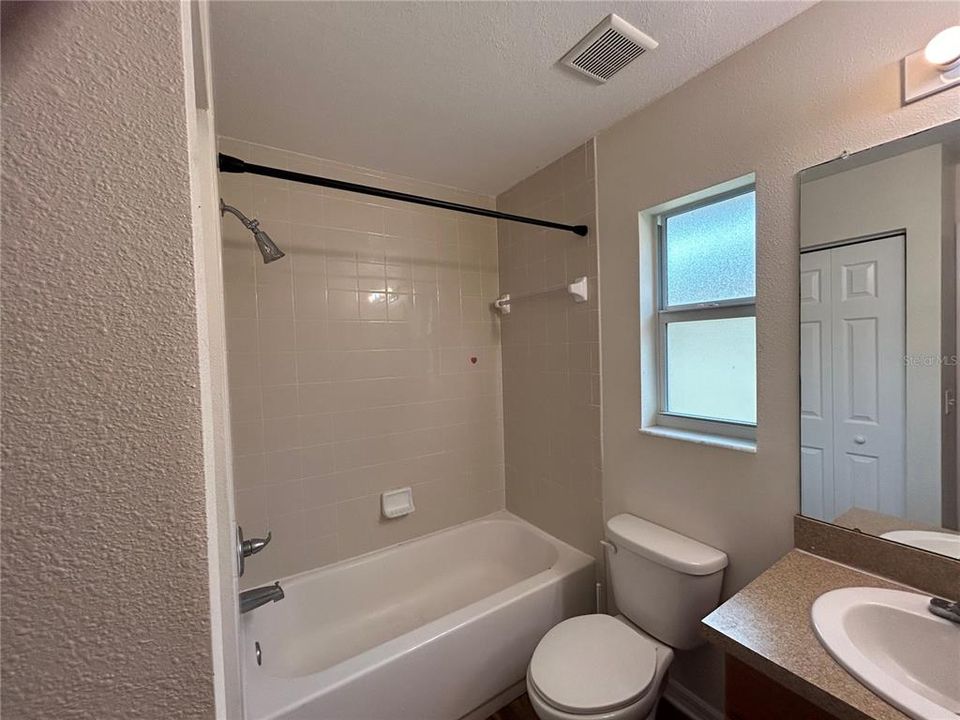 For Rent: $2,199 (4 beds, 2 baths, 1592 Square Feet)