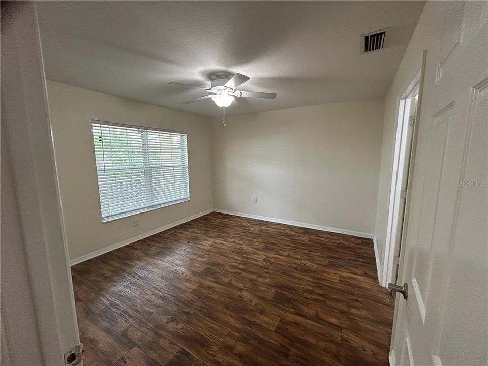 For Rent: $2,199 (4 beds, 2 baths, 1592 Square Feet)