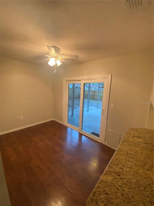 For Rent: $2,100 (3 beds, 2 baths, 1327 Square Feet)