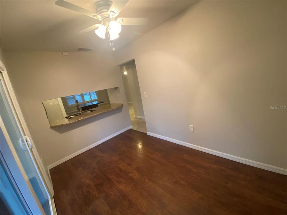 For Rent: $2,100 (3 beds, 2 baths, 1327 Square Feet)