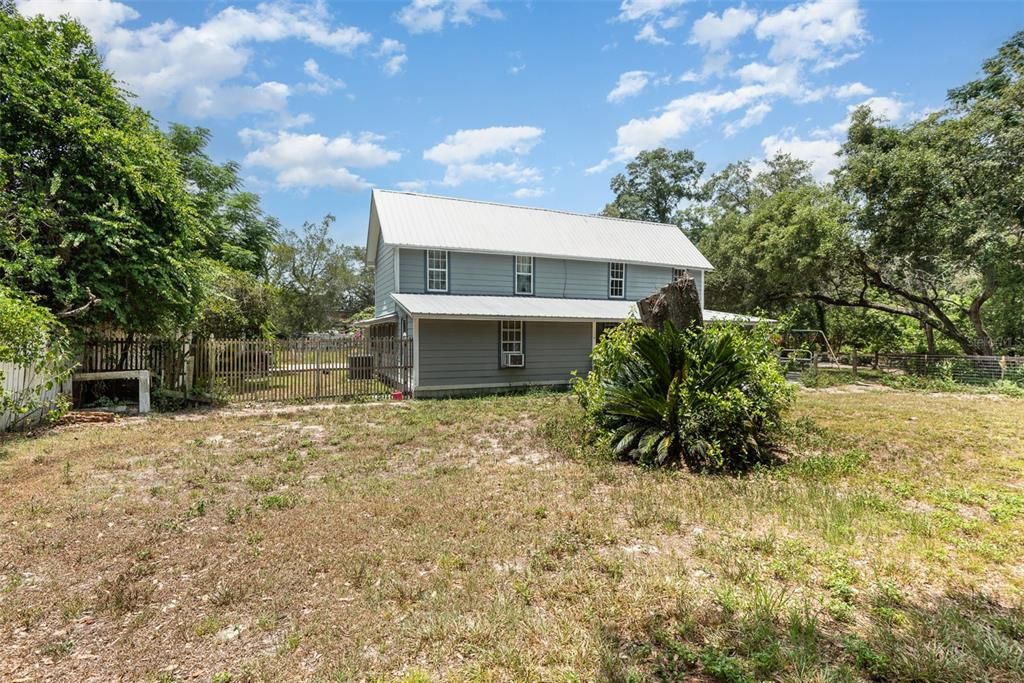 For Sale: $500,000 (4 beds, 2 baths, 1965 Square Feet)