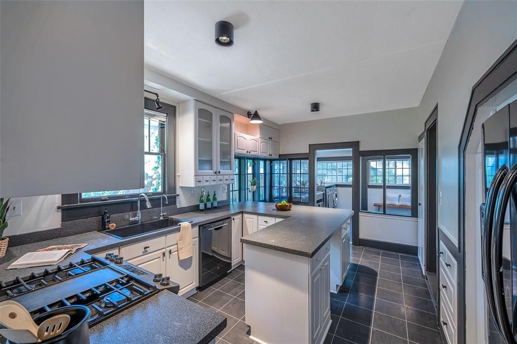 Active With Contract: $1,225,000 (3 beds, 2 baths, 1668 Square Feet)