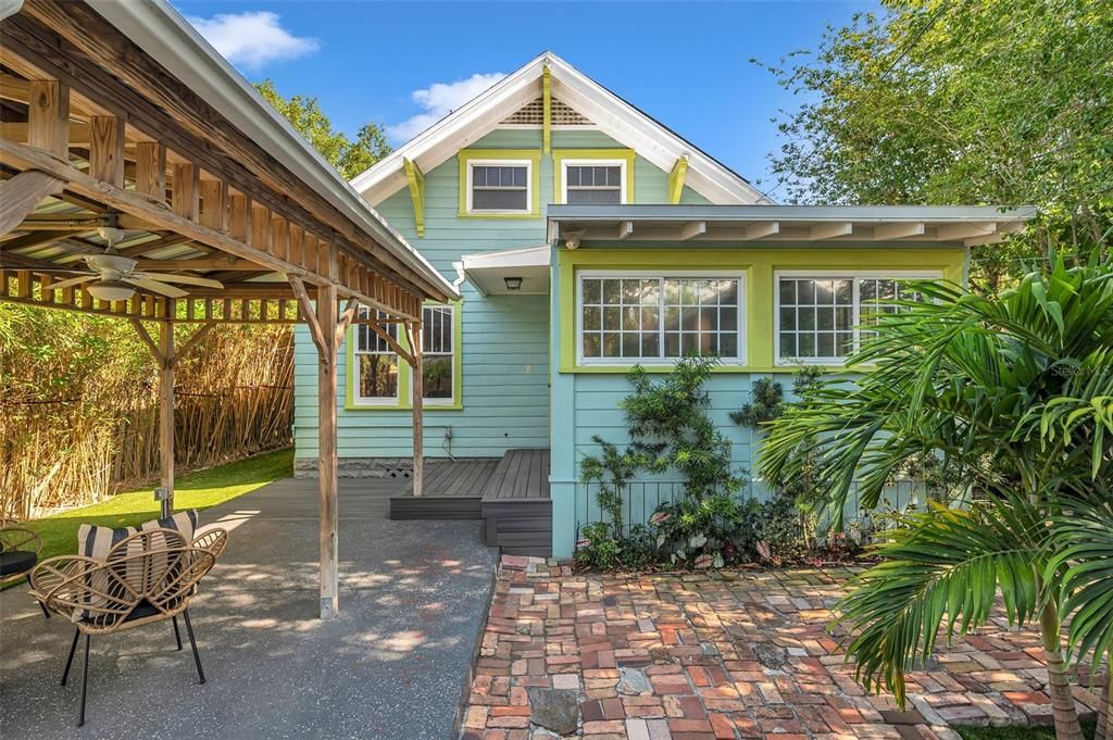 Active With Contract: $1,225,000 (3 beds, 2 baths, 1668 Square Feet)