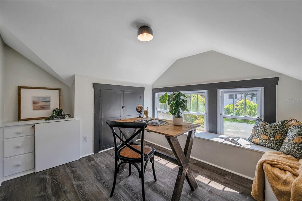 Active With Contract: $1,225,000 (3 beds, 2 baths, 1668 Square Feet)