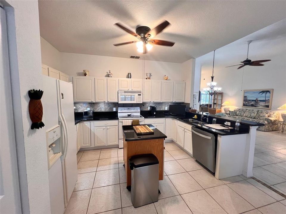 For Rent: $3,600 (2 beds, 2 baths, 1730 Square Feet)