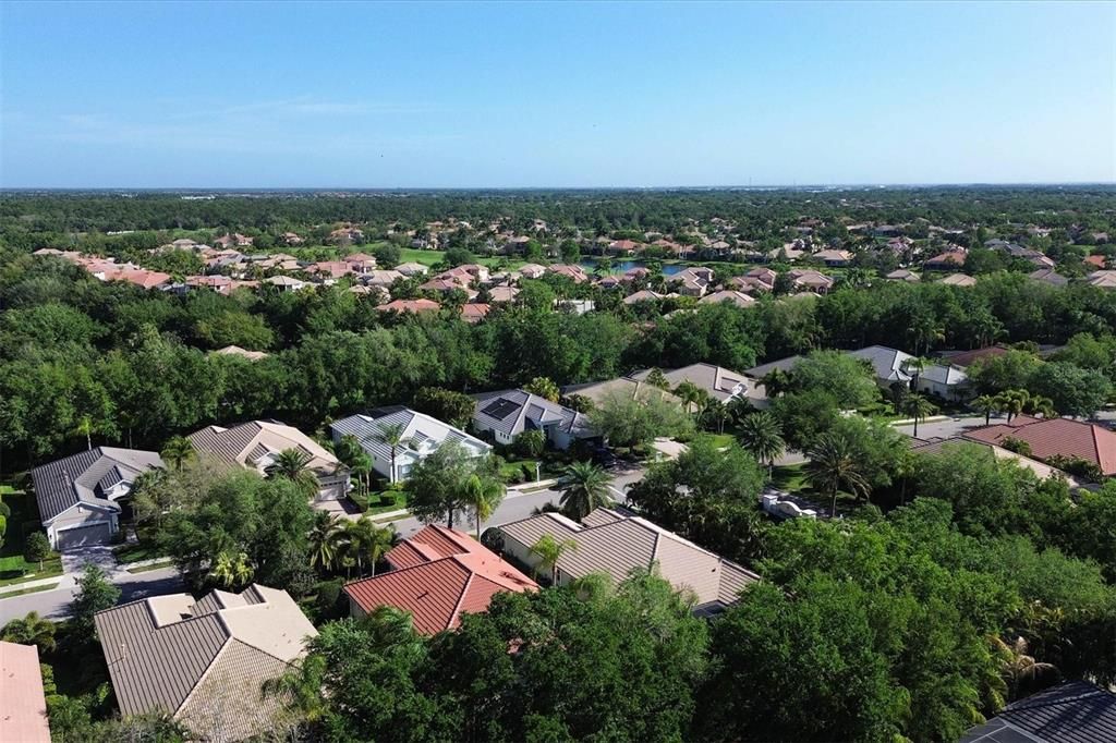 For Sale: $799,900 (3 beds, 2 baths, 2558 Square Feet)