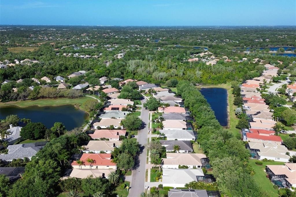 For Sale: $799,900 (3 beds, 2 baths, 2558 Square Feet)