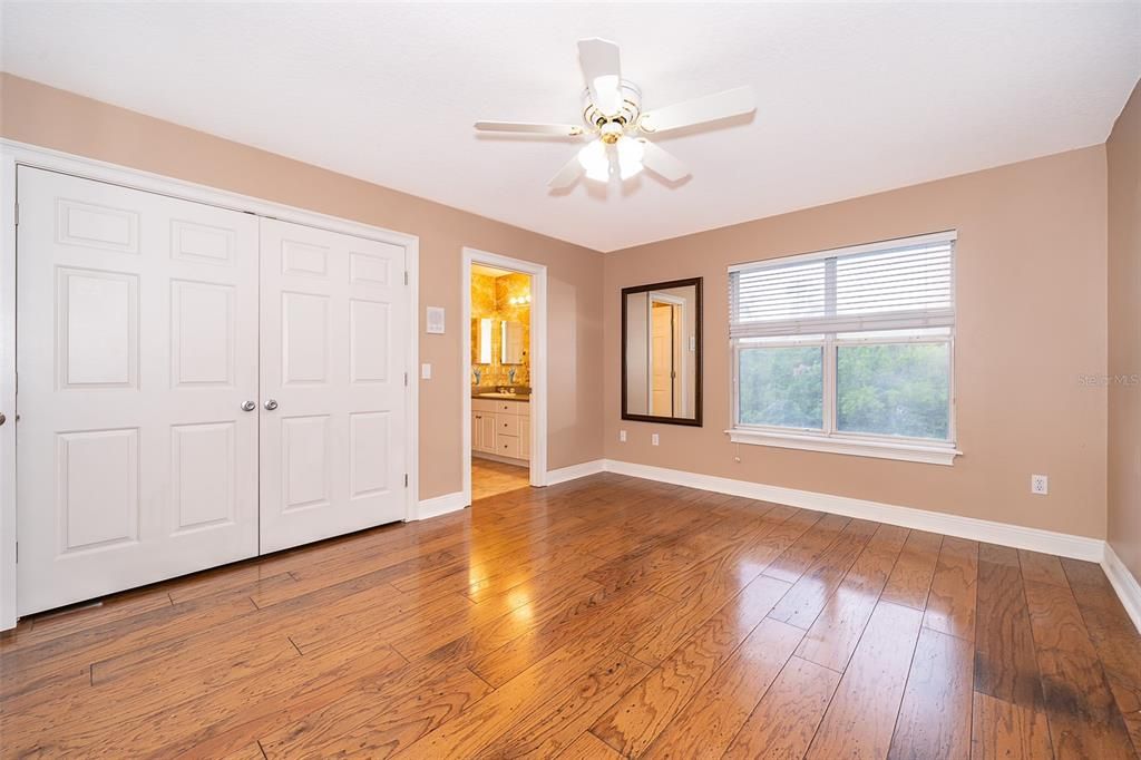 2nd Floor Bedroom w/ Jack and Jill Bathroom