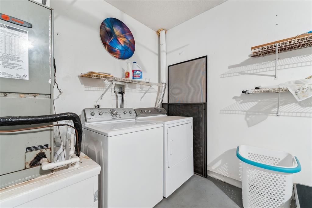 For Sale: $375,000 (3 beds, 2 baths, 1682 Square Feet)