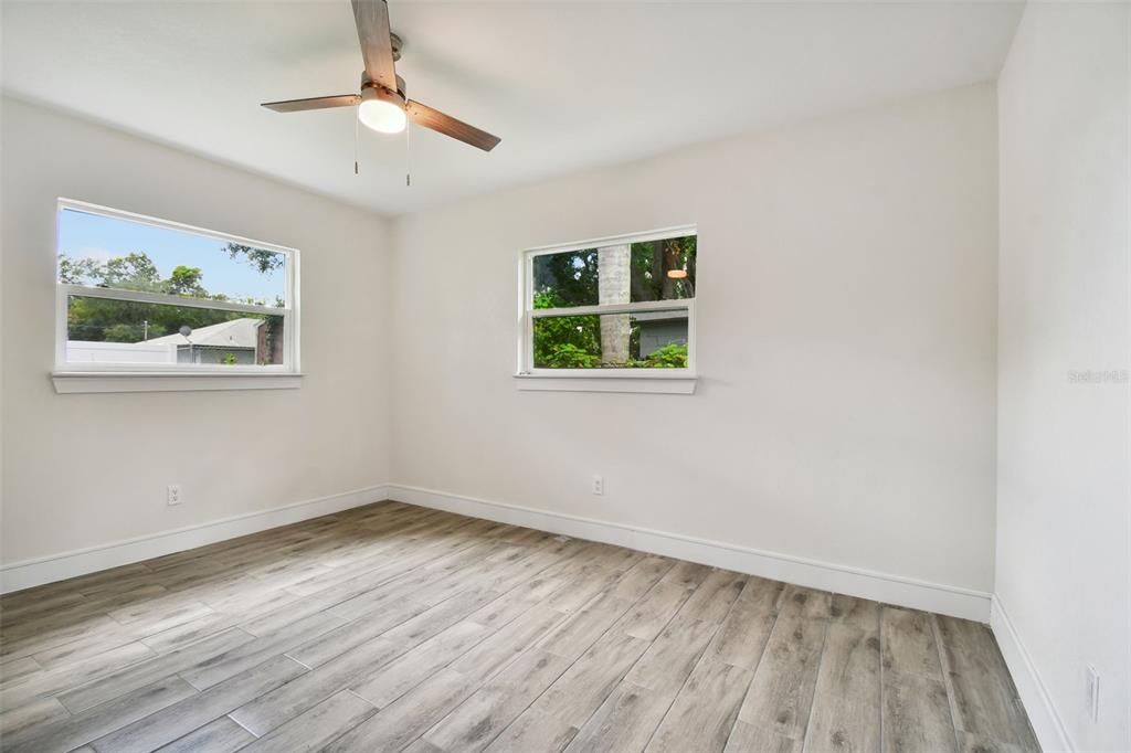 For Sale: $400,000 (3 beds, 1 baths, 1032 Square Feet)