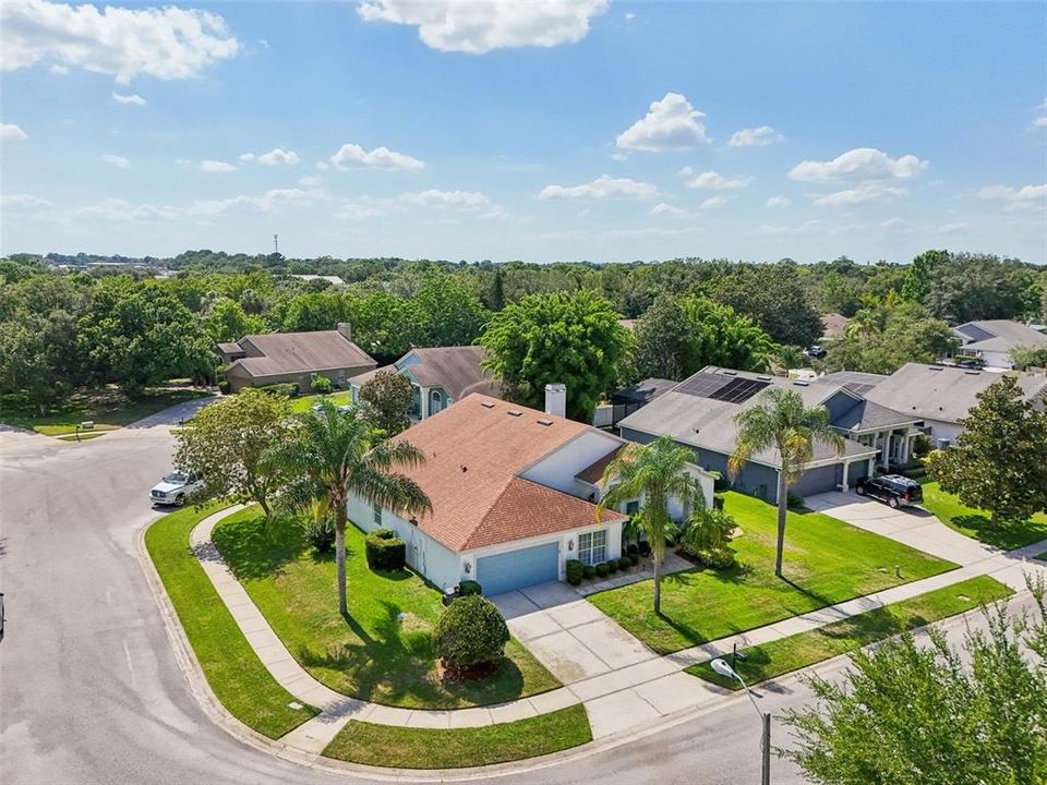 For Sale: $599,000 (4 beds, 2 baths, 2527 Square Feet)