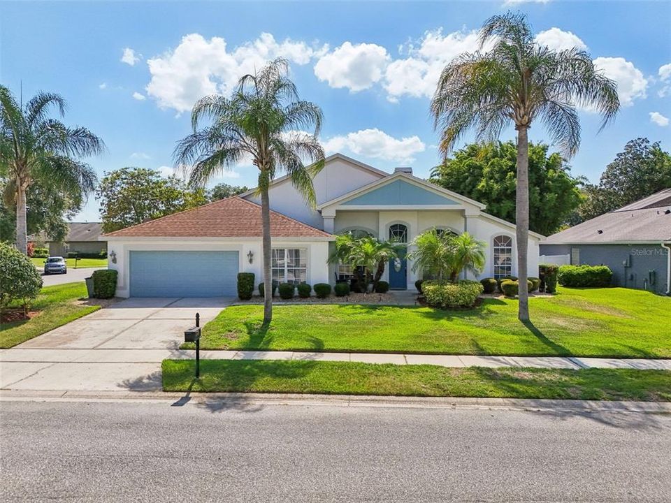 For Sale: $599,000 (4 beds, 2 baths, 2527 Square Feet)