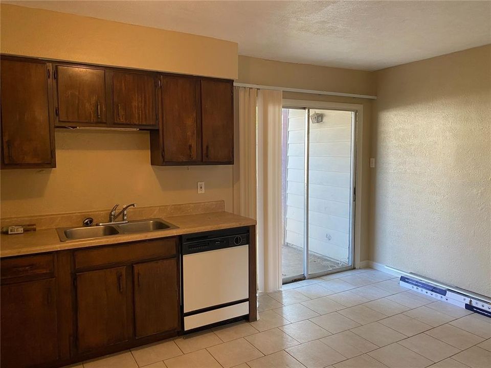 For Rent: $1,192 (1 beds, 1 baths, 762 Square Feet)