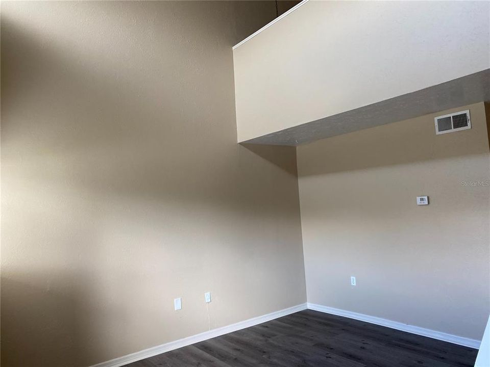 For Rent: $1,192 (1 beds, 1 baths, 762 Square Feet)