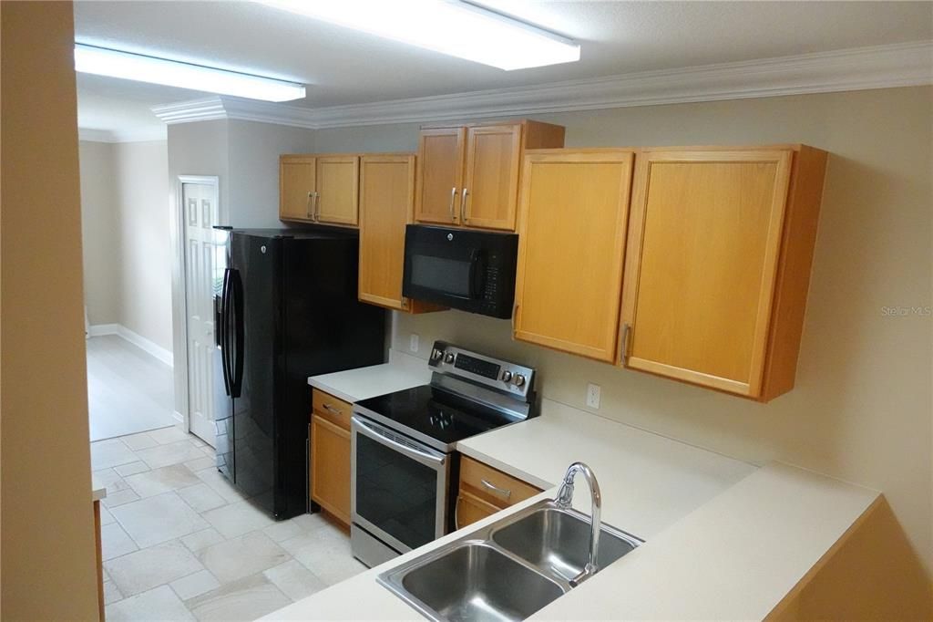 For Rent: $1,900 (2 beds, 2 baths, 1383 Square Feet)